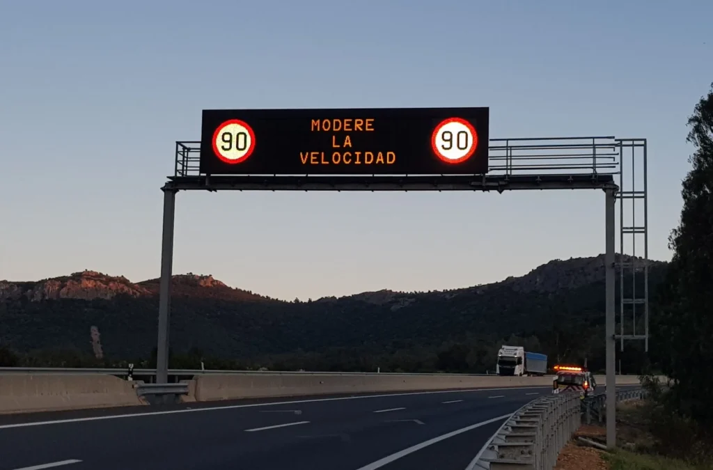 Señales inteligentes: tecnología al servicio de la seguridad vial